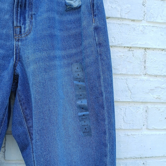 American Eagle Mom Jeans Size 4 Ripped - Picture 3 of 9